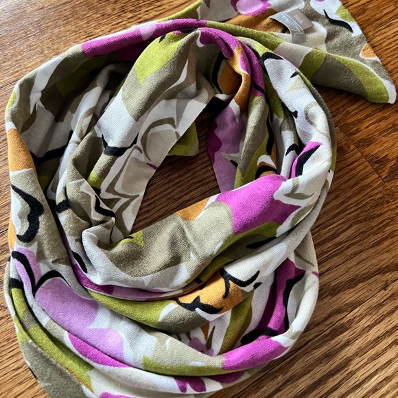 NWOT Vera Bradley Floral Print Sweater Scarf in purple gray green - Picture 3 of 4